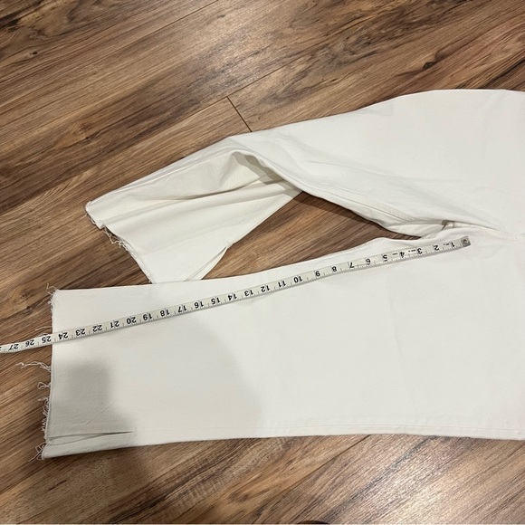 NWT Abercrombie & Fitch Ultra High Rise Kick Flare Jean - Picture 7 of 9